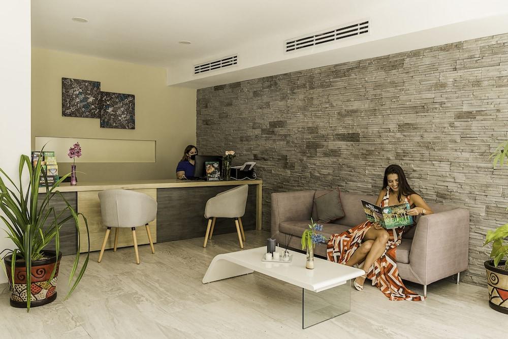 Bfh Attraction Deluxe Hotel Playa del Carmen Exterior photo