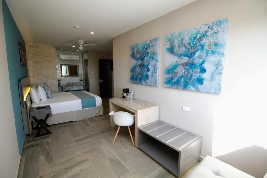 Bfh Attraction Deluxe Hotel Playa del Carmen Exterior photo