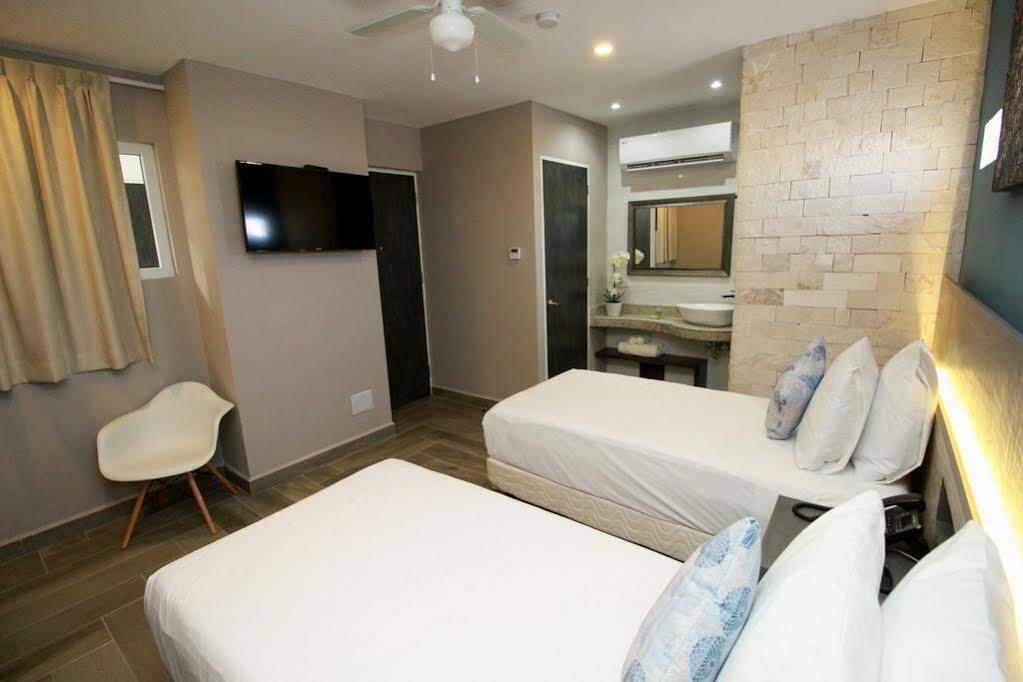 Bfh Attraction Deluxe Hotel Playa del Carmen Exterior photo