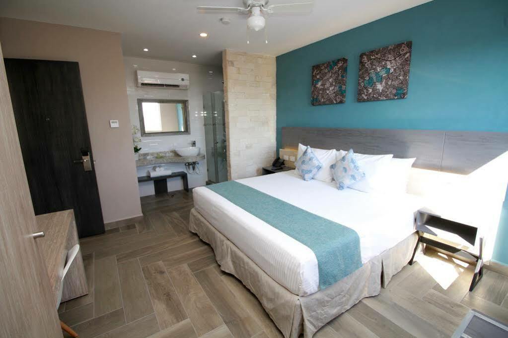 Bfh Attraction Deluxe Hotel Playa del Carmen Exterior photo